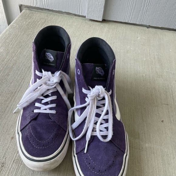 Vans Purple and White High-Top Sneakers with Signature Style - Picture 4 of 6